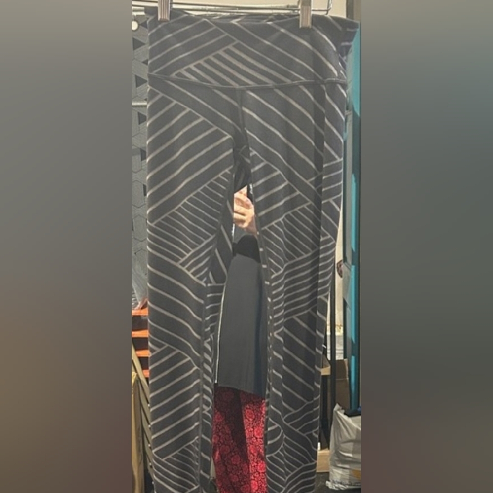 Lululemon Athletica Black Geometric Leggings